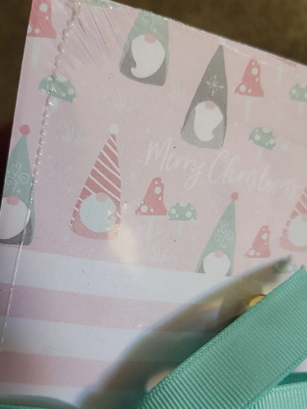 Gnome Holiday Notepad Gift Set with Magnetic Back and Pen NWT